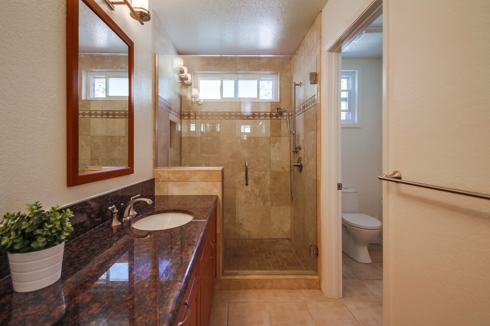 Virtual tour photo 32 of 54 for 13961 Barrymore St