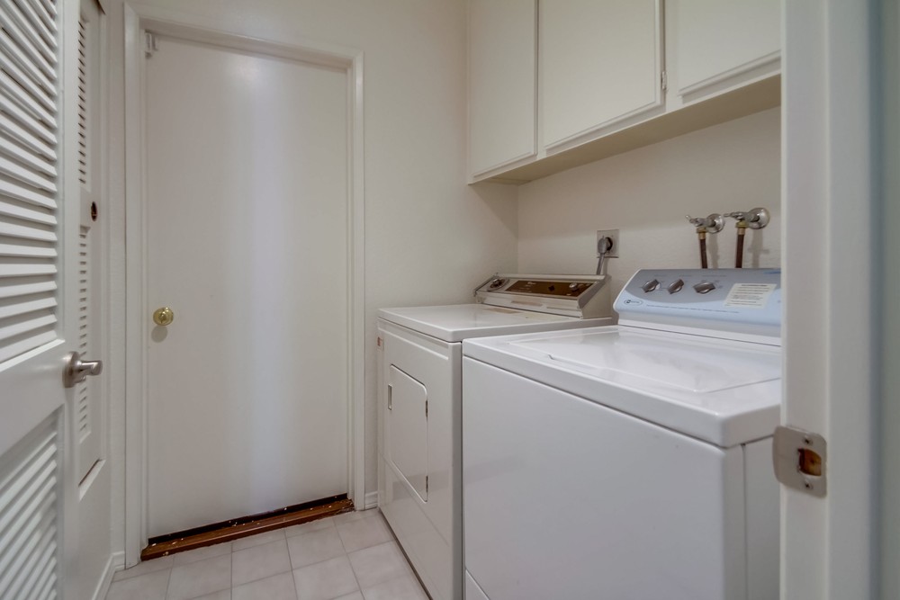 Virtual tour photo 39 of 54 for 13961 Barrymore St