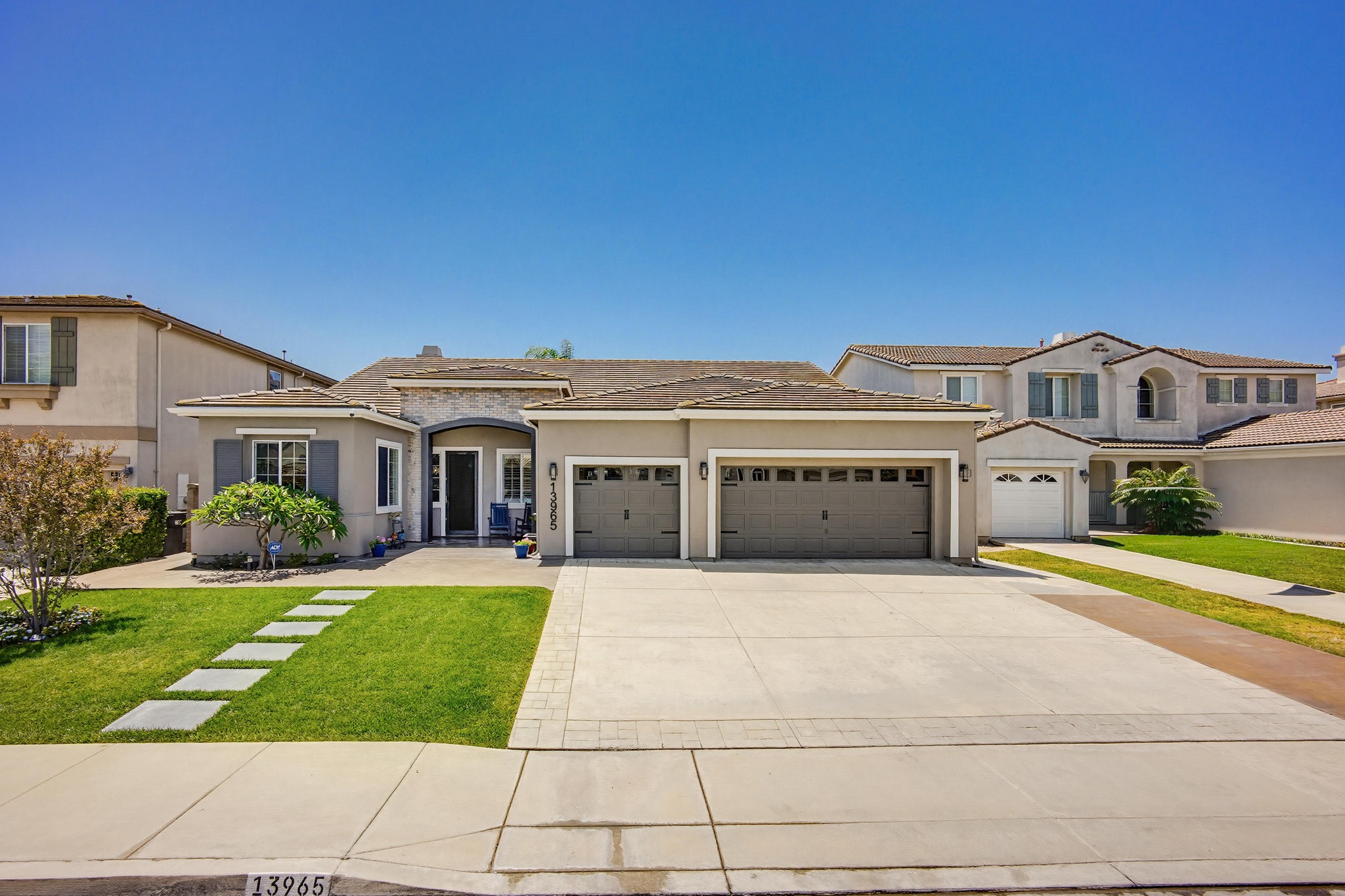 Virtual tour photo 3 of 58 for 13965 Waterville Ct