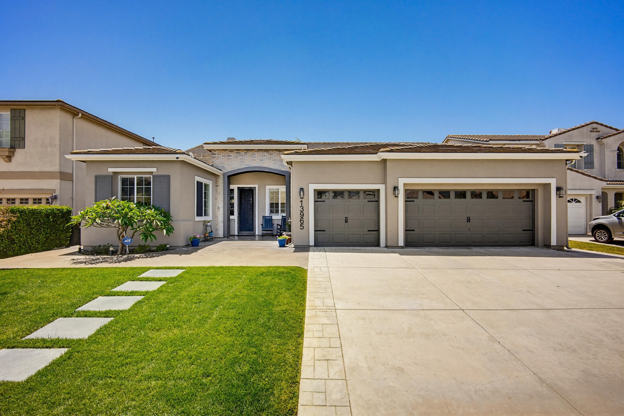 Virtual tour photo 4 of 58 for 13965 Waterville Ct