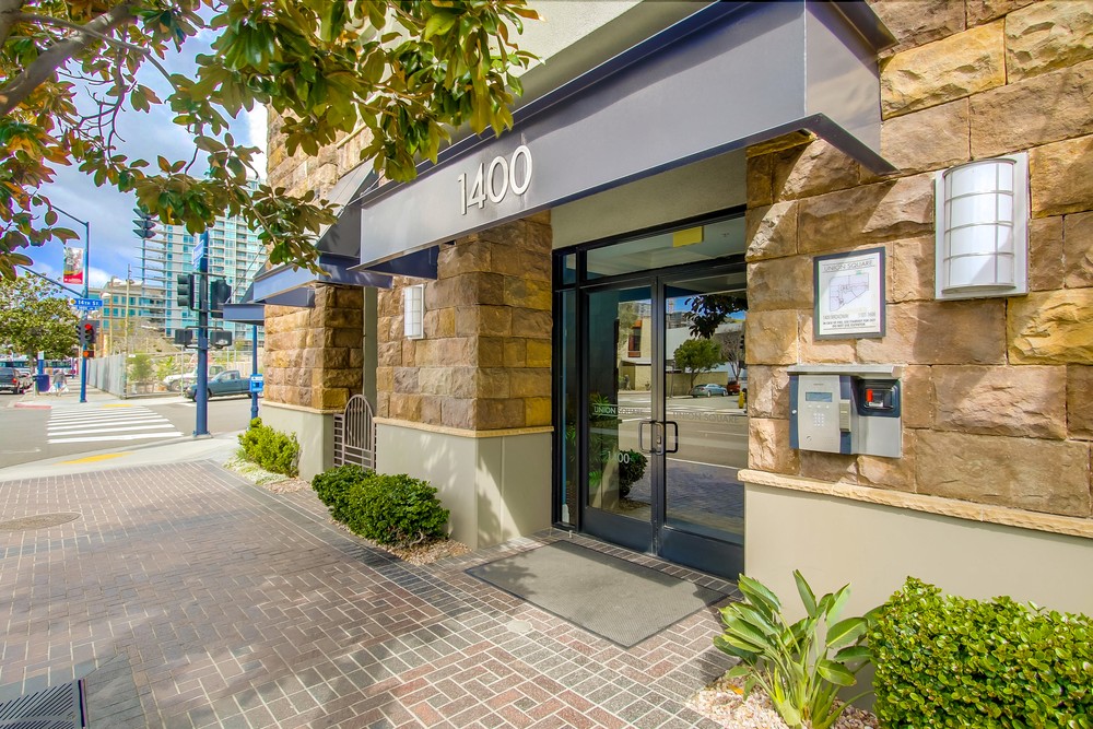 Virtual tour photo 3 of 44 for 1400 Broadway #1505
