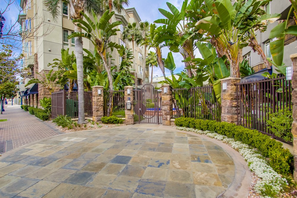 Virtual tour photo 43 of 44 for 1400 Broadway #1505