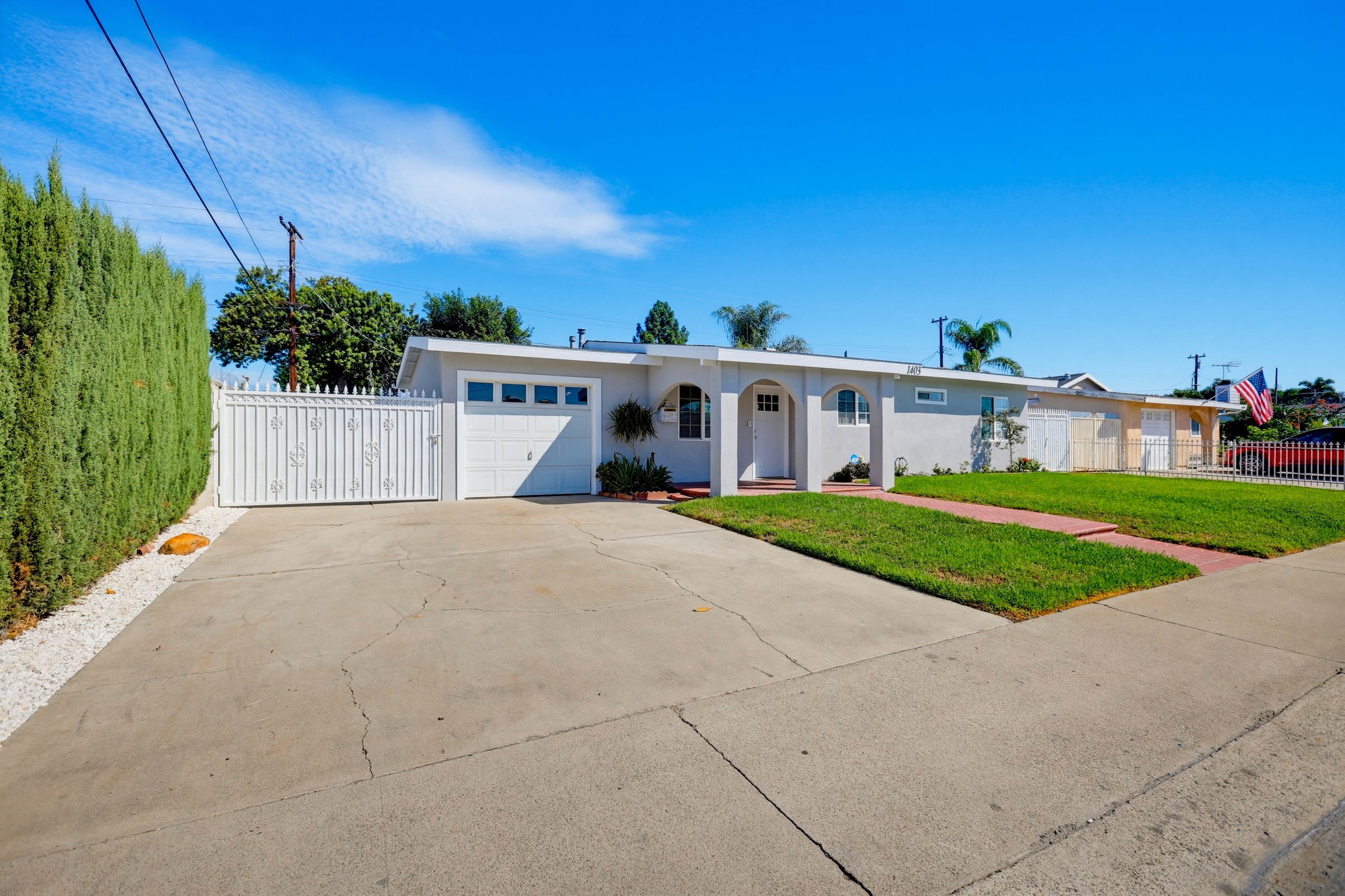 Virtual tour photo 4 of 56 for 1403 E Florida Pl