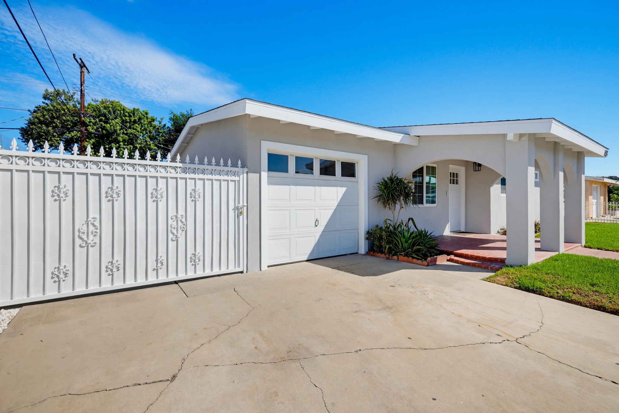 Virtual tour photo 6 of 56 for 1403 E Florida Pl