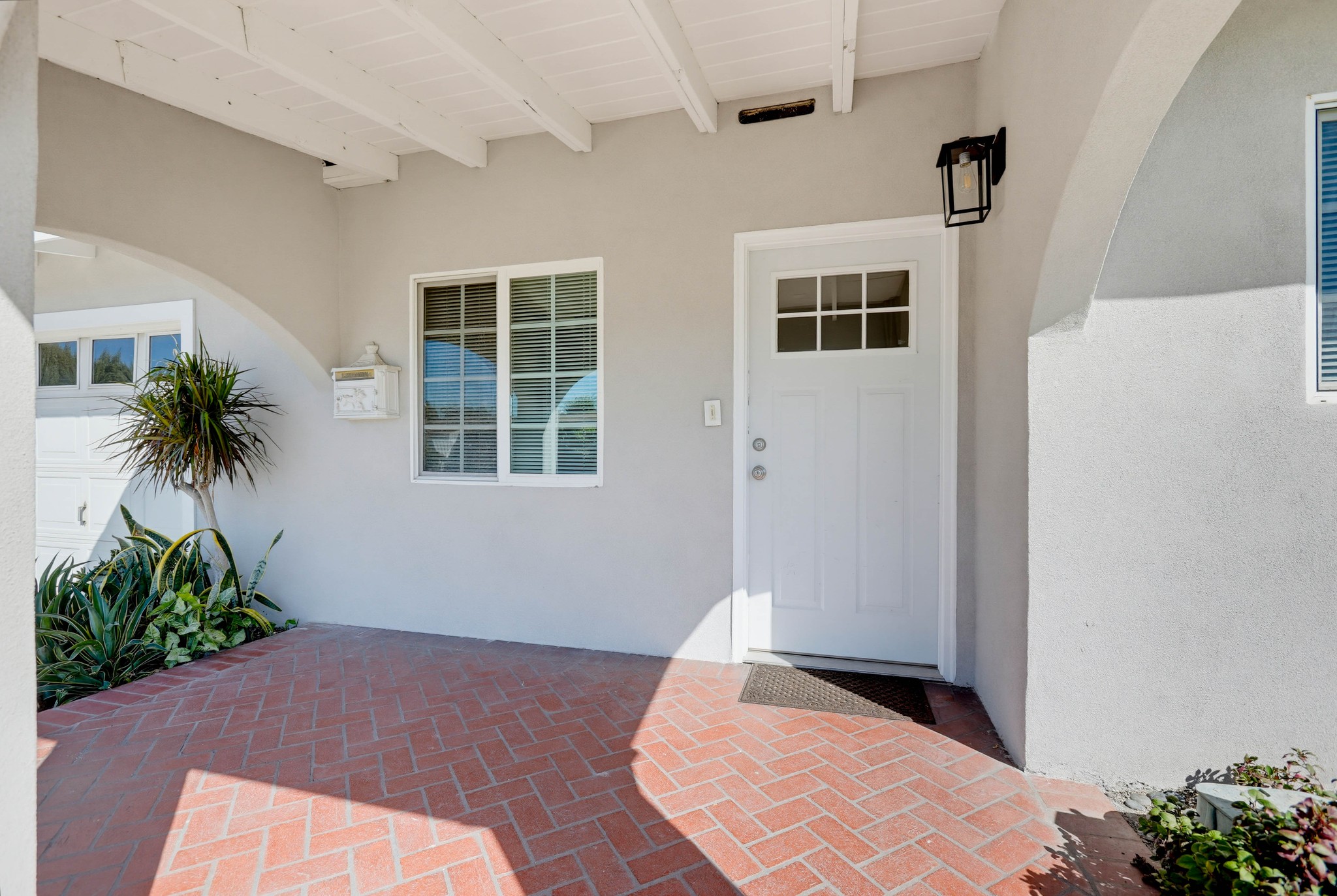 Virtual tour photo 7 of 56 for 1403 E Florida Pl