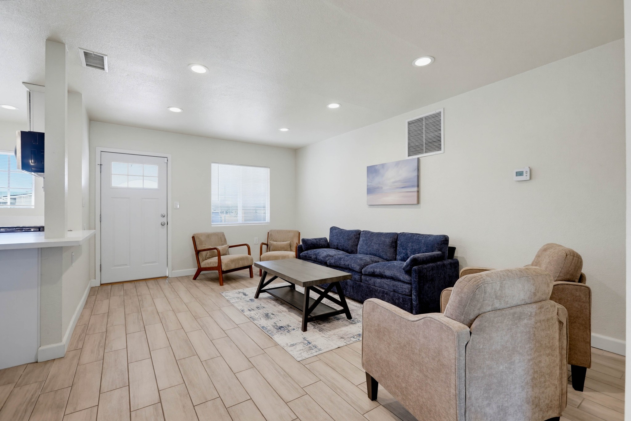 Virtual tour photo 9 of 56 for 1403 E Florida Pl