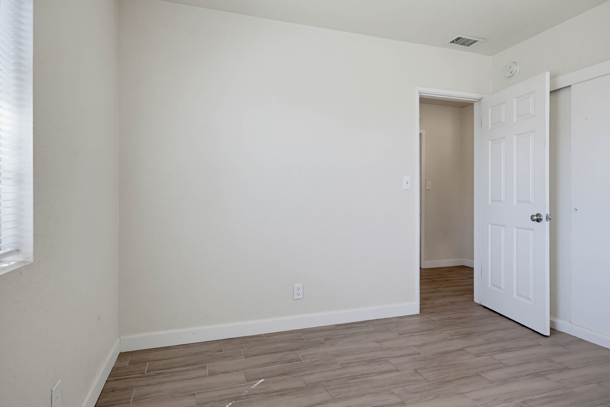 Virtual tour photo 36 of 56 for 1403 E Florida Pl