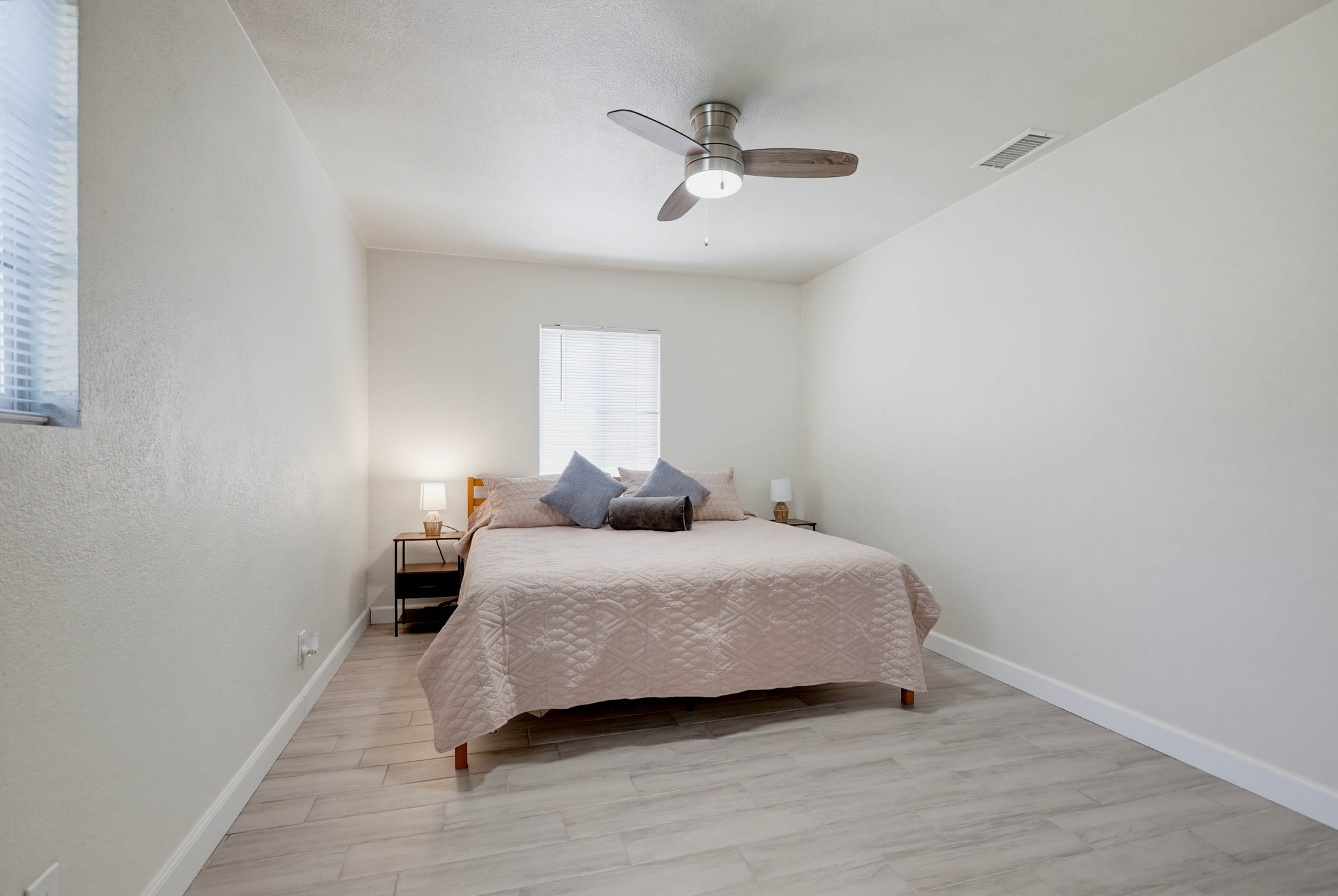 Virtual tour photo 43 of 56 for 1403 E Florida Pl