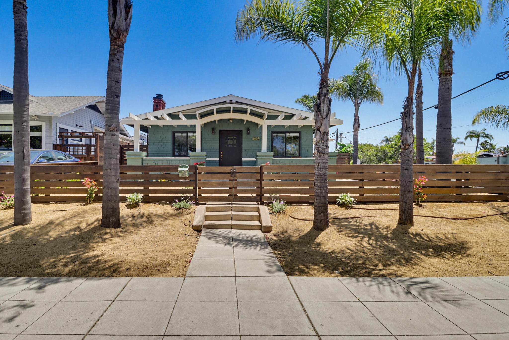 Virtual tour photo 1 of 62 for 1403 Fern St