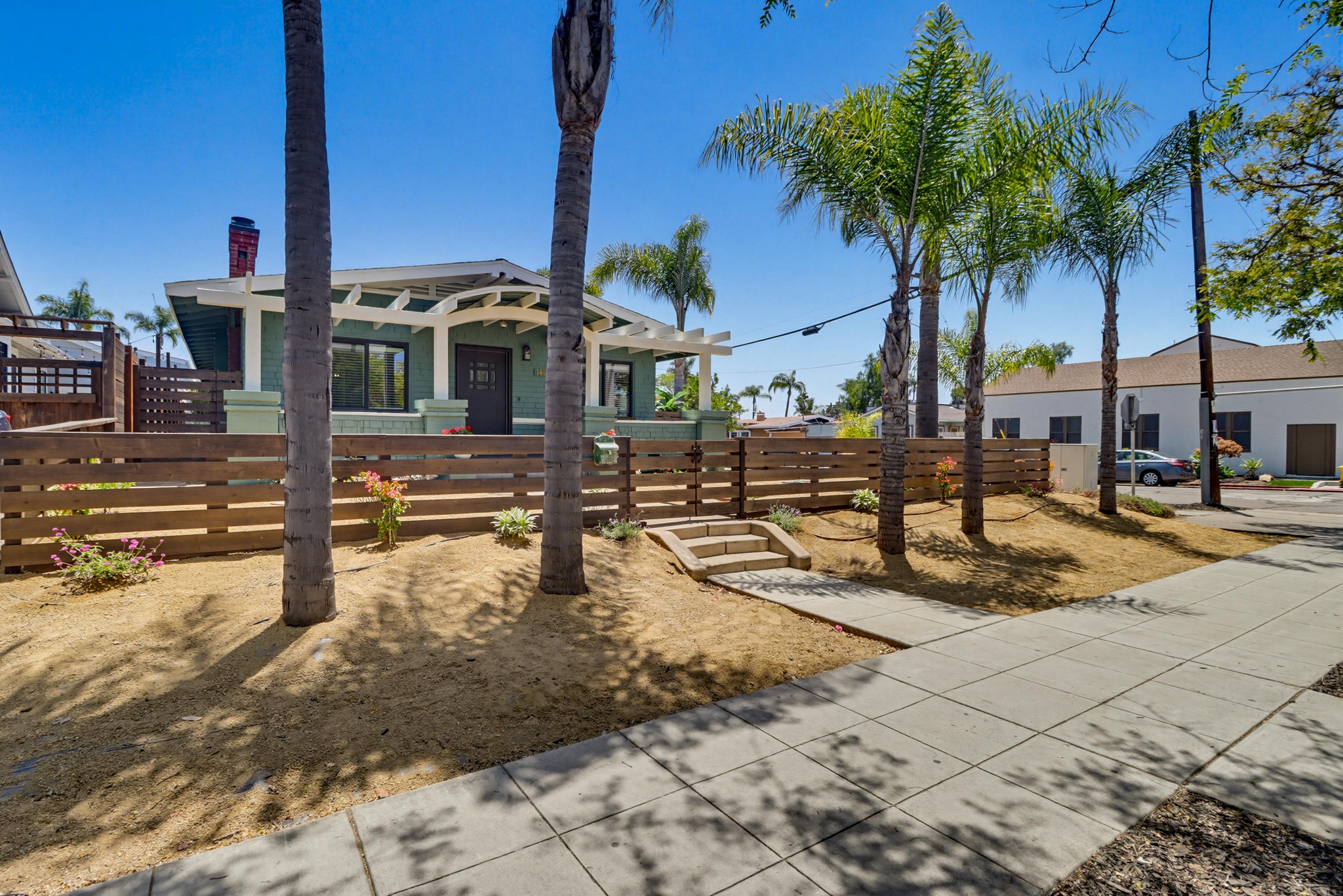 Virtual tour photo 3 of 62 for 1403 Fern St