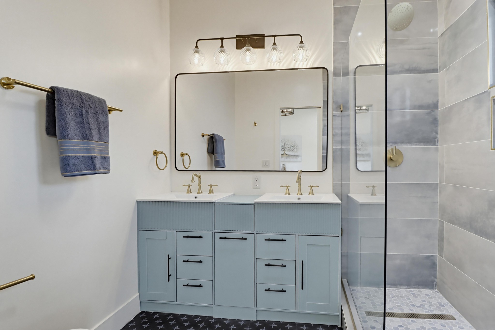 Virtual tour photo 42 of 62 for 1403 Fern St