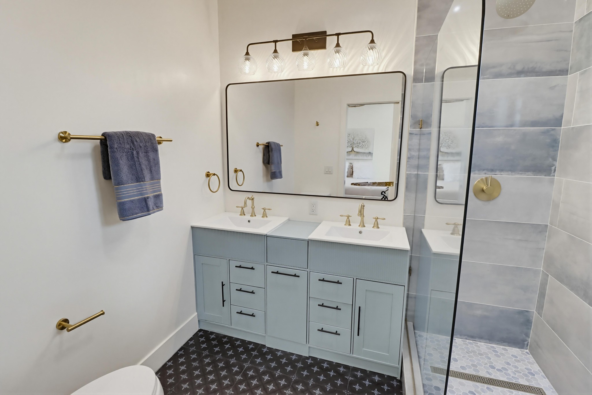 Virtual tour photo 43 of 62 for 1403 Fern St