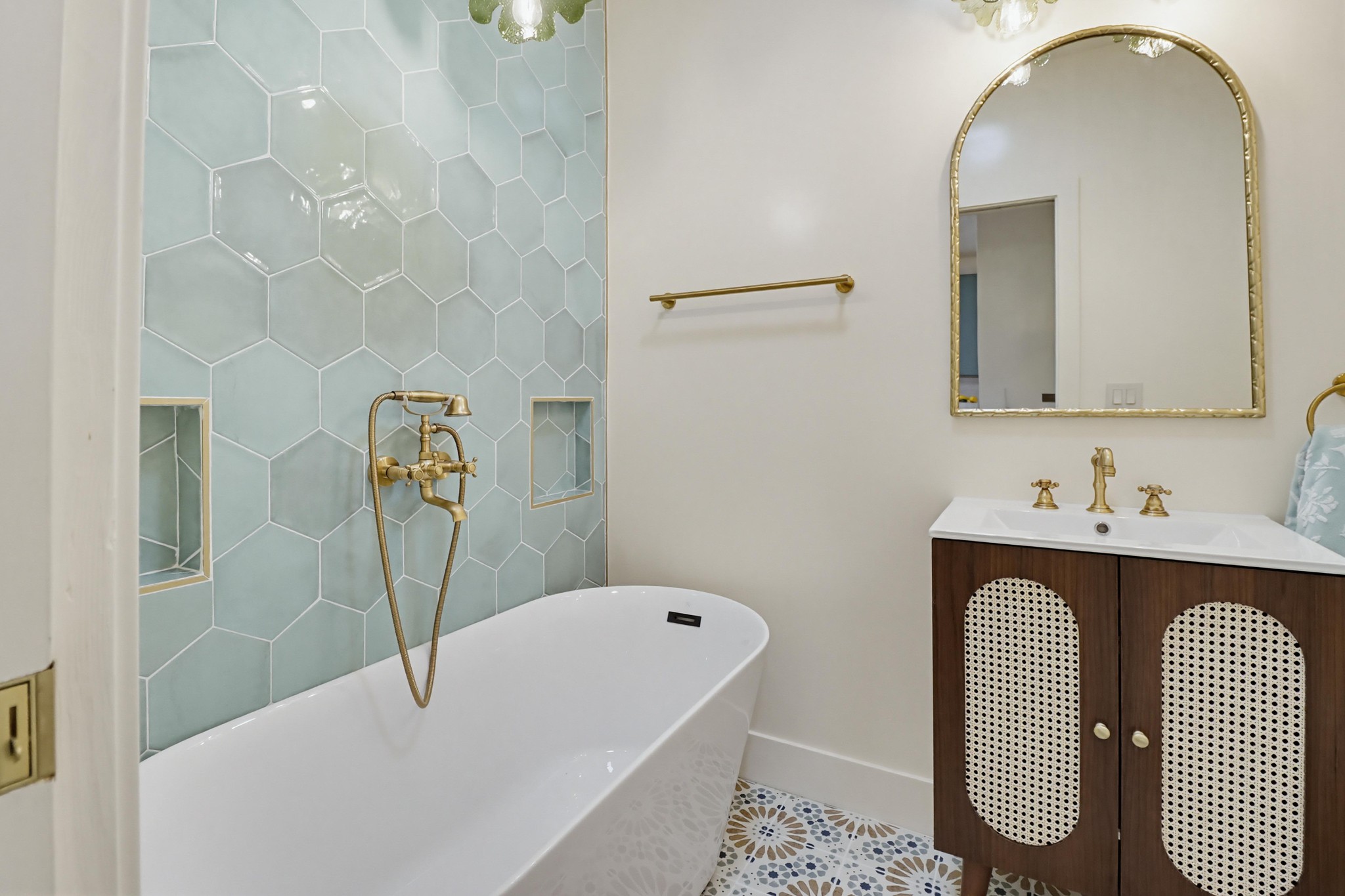 Virtual tour photo 44 of 62 for 1403 Fern St