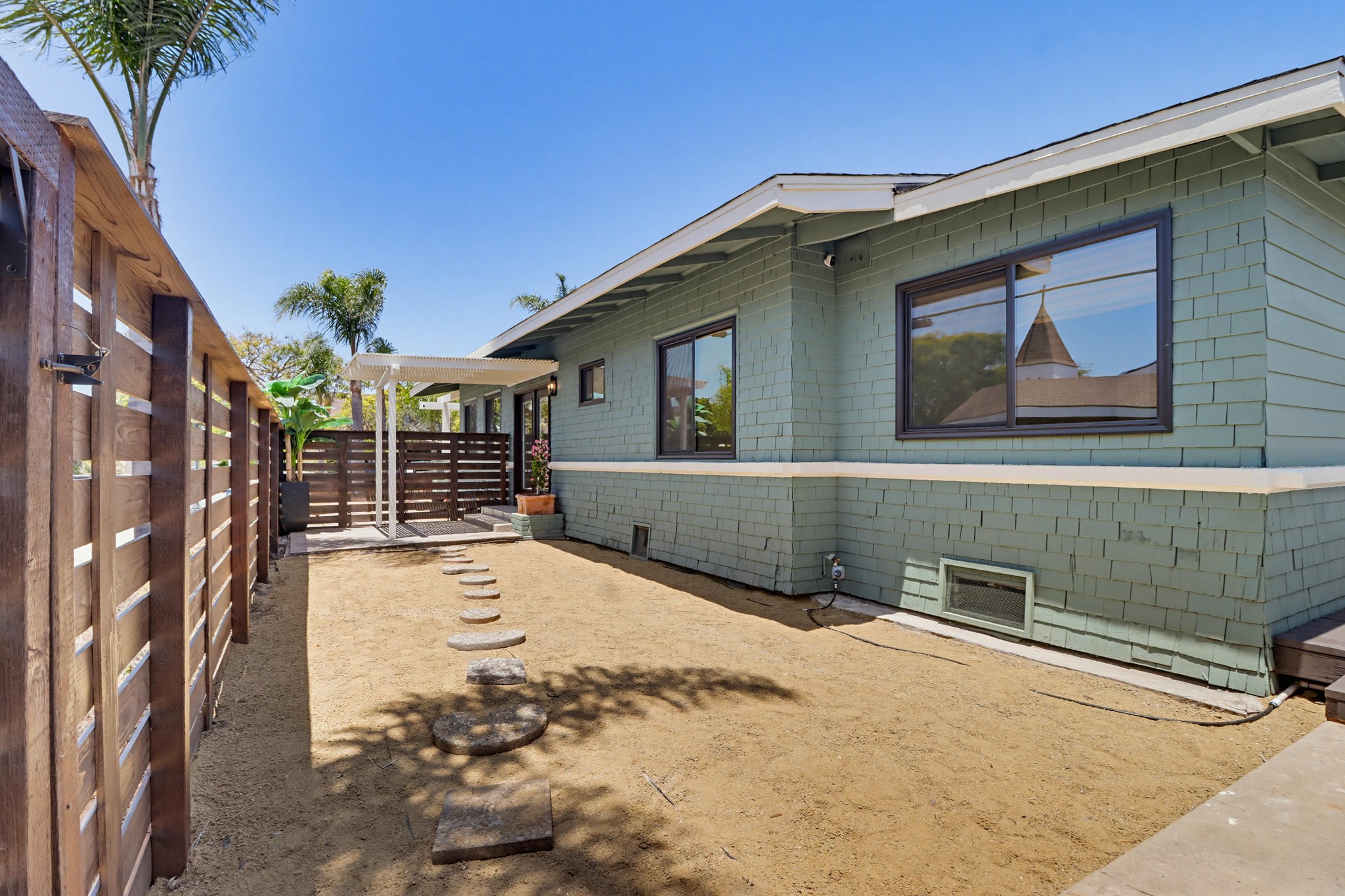 Virtual tour photo 52 of 62 for 1403 Fern St