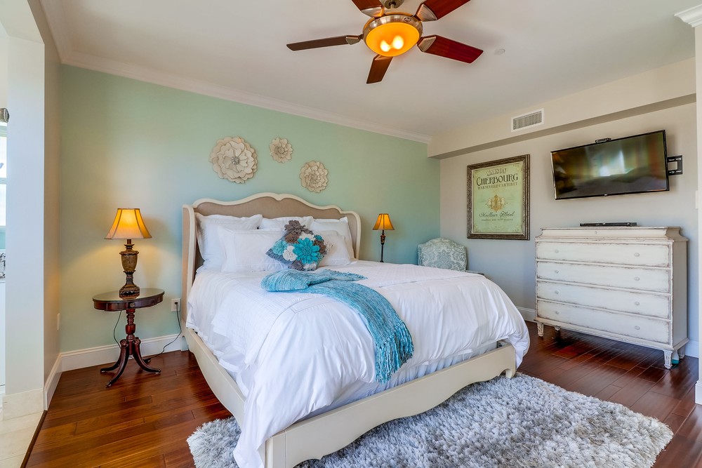 Virtual tour photo 37 of 45 for 1405 Locust St