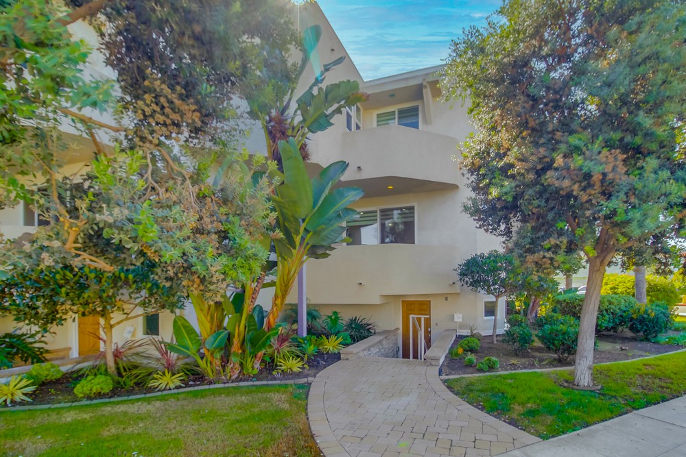 Virtual tour photo 1 of 68 for 1405 Locust St