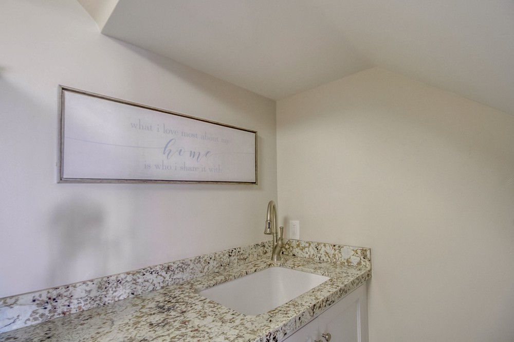 Virtual tour photo 60 of 68 for 1405 Locust St