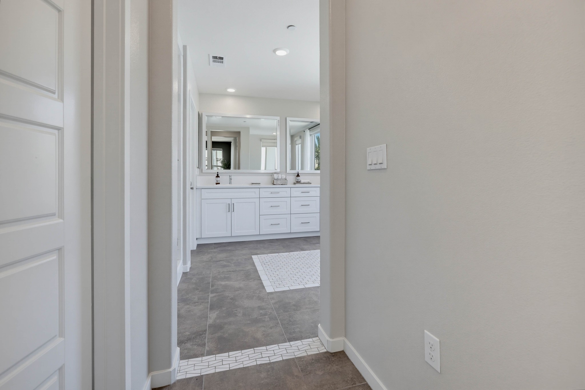 Virtual tour photo 48 of 100 for 141 Tribeca