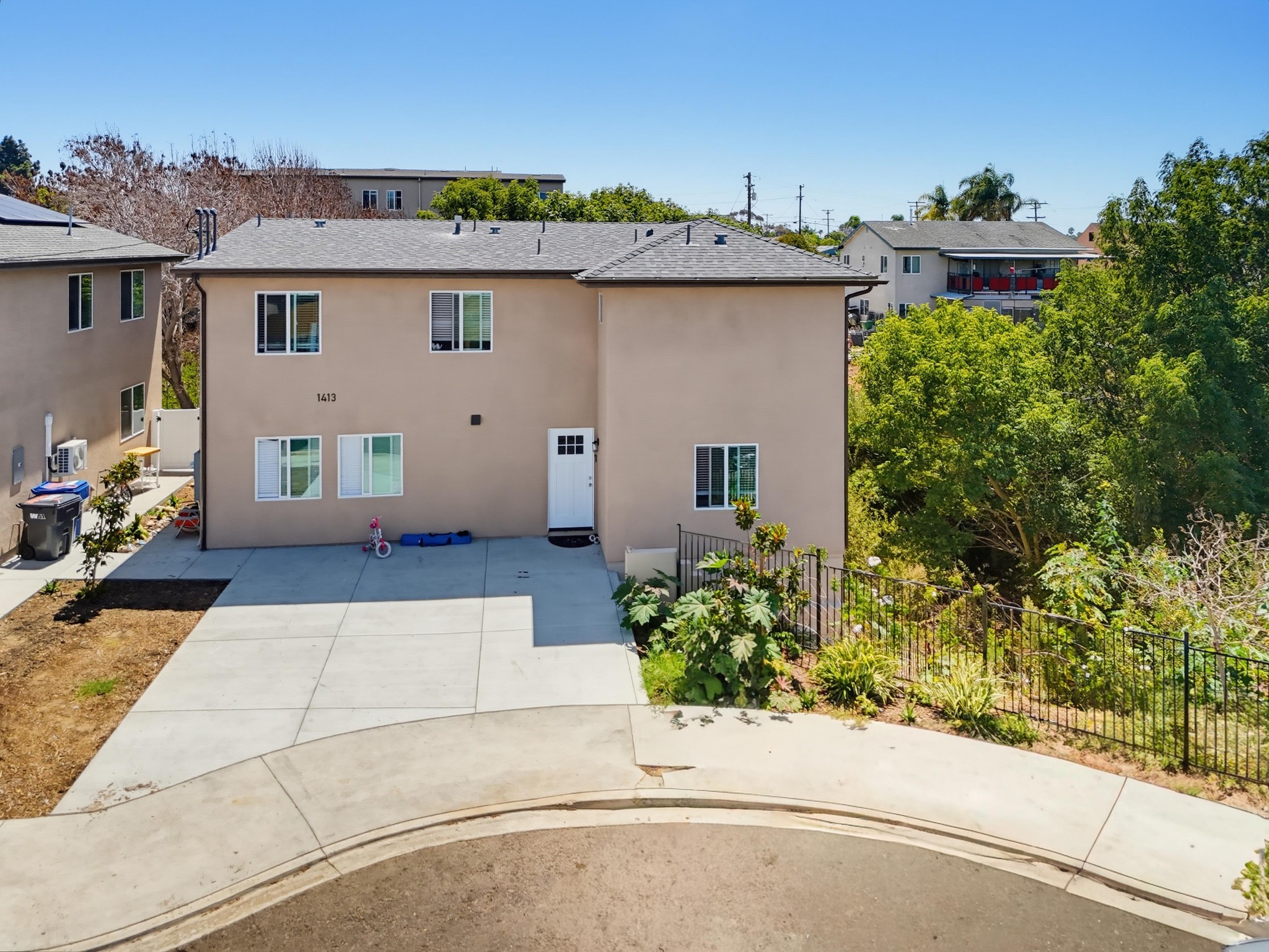 Virtual tour photo 1 of 48 for 1413 Shoshone St