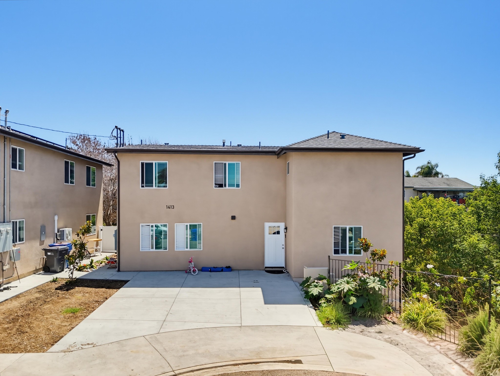 Virtual tour photo 3 of 48 for 1413 Shoshone St
