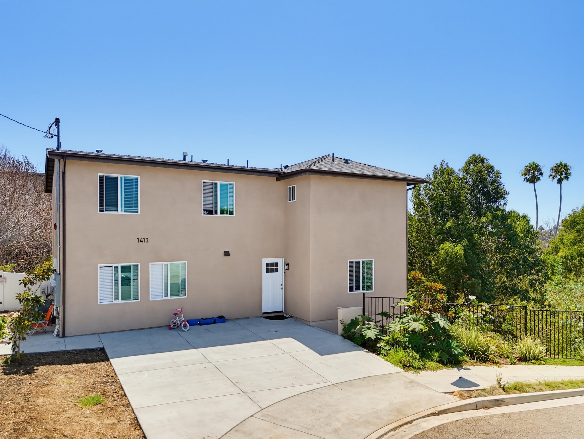 Virtual tour photo 4 of 48 for 1413 Shoshone St