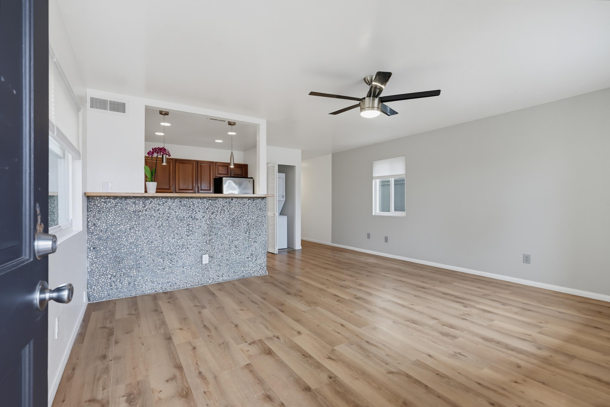Virtual tour photo 10 of 45 for 1414 Grand Ave