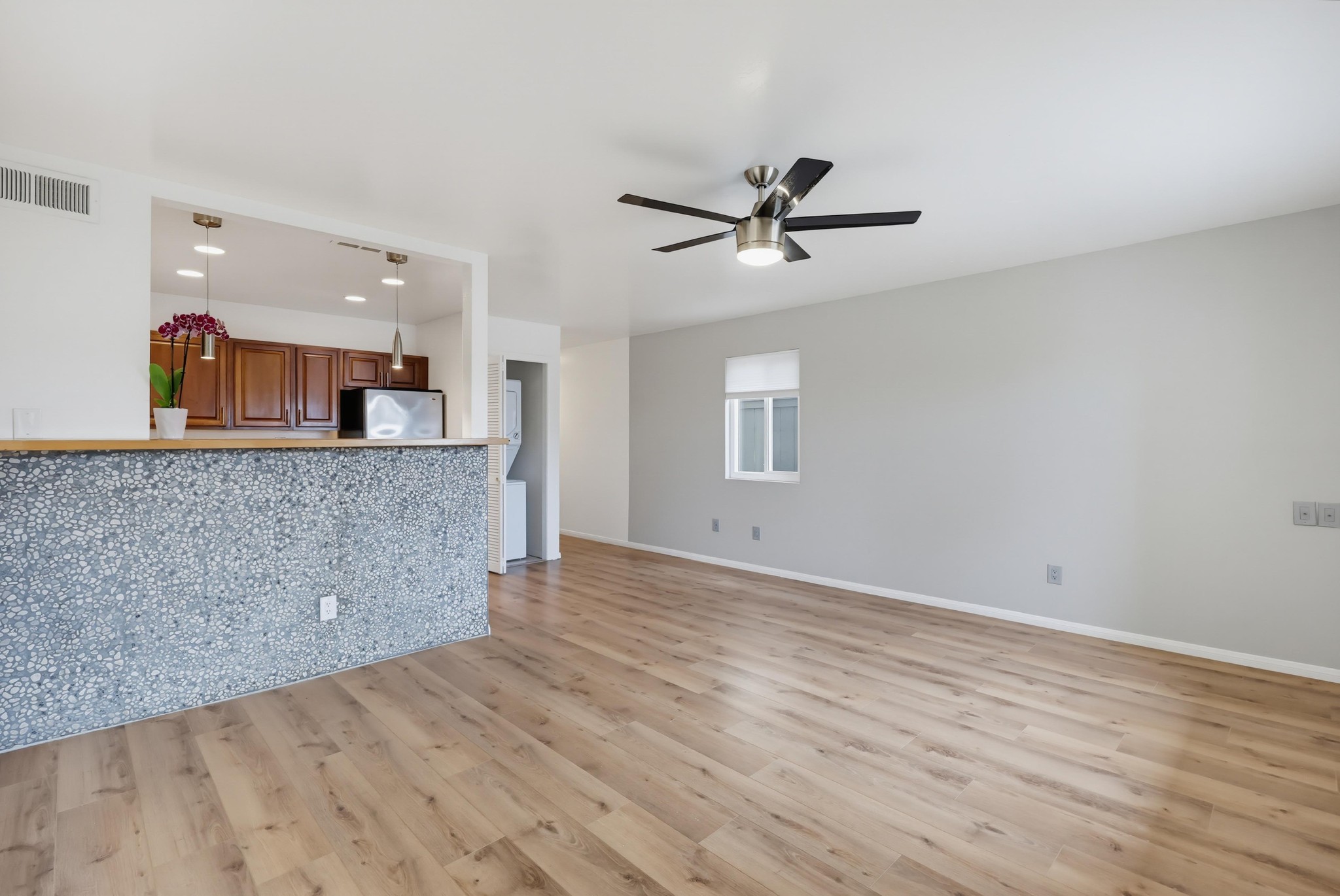 Virtual tour photo 11 of 45 for 1414 Grand Ave