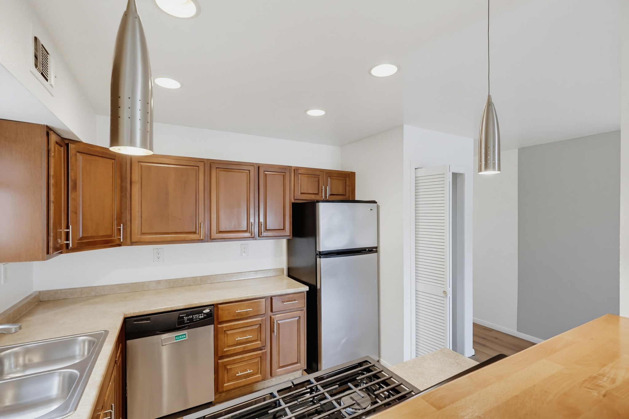 Virtual tour photo 14 of 45 for 1414 Grand Ave