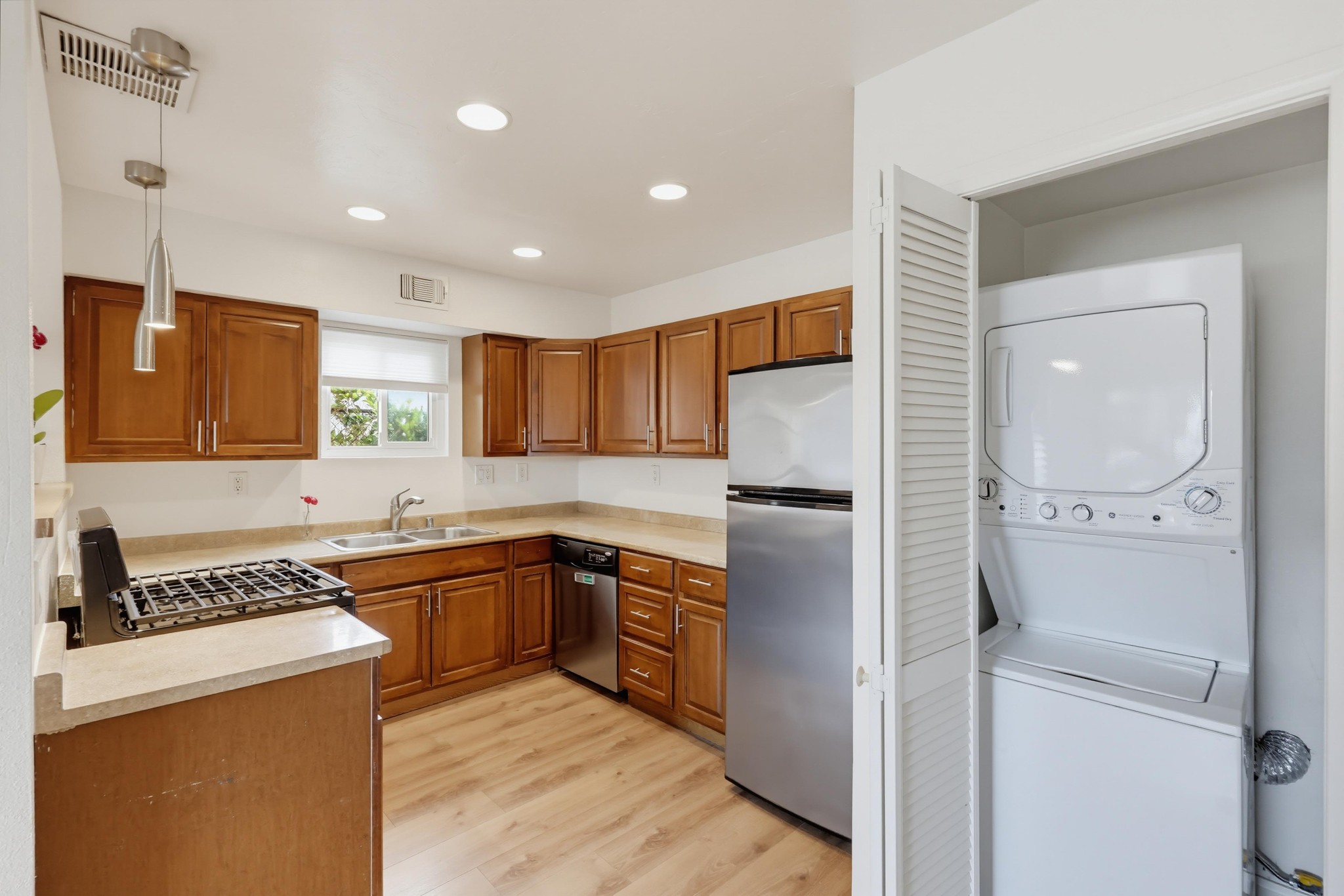 Virtual tour photo 15 of 45 for 1414 Grand Ave