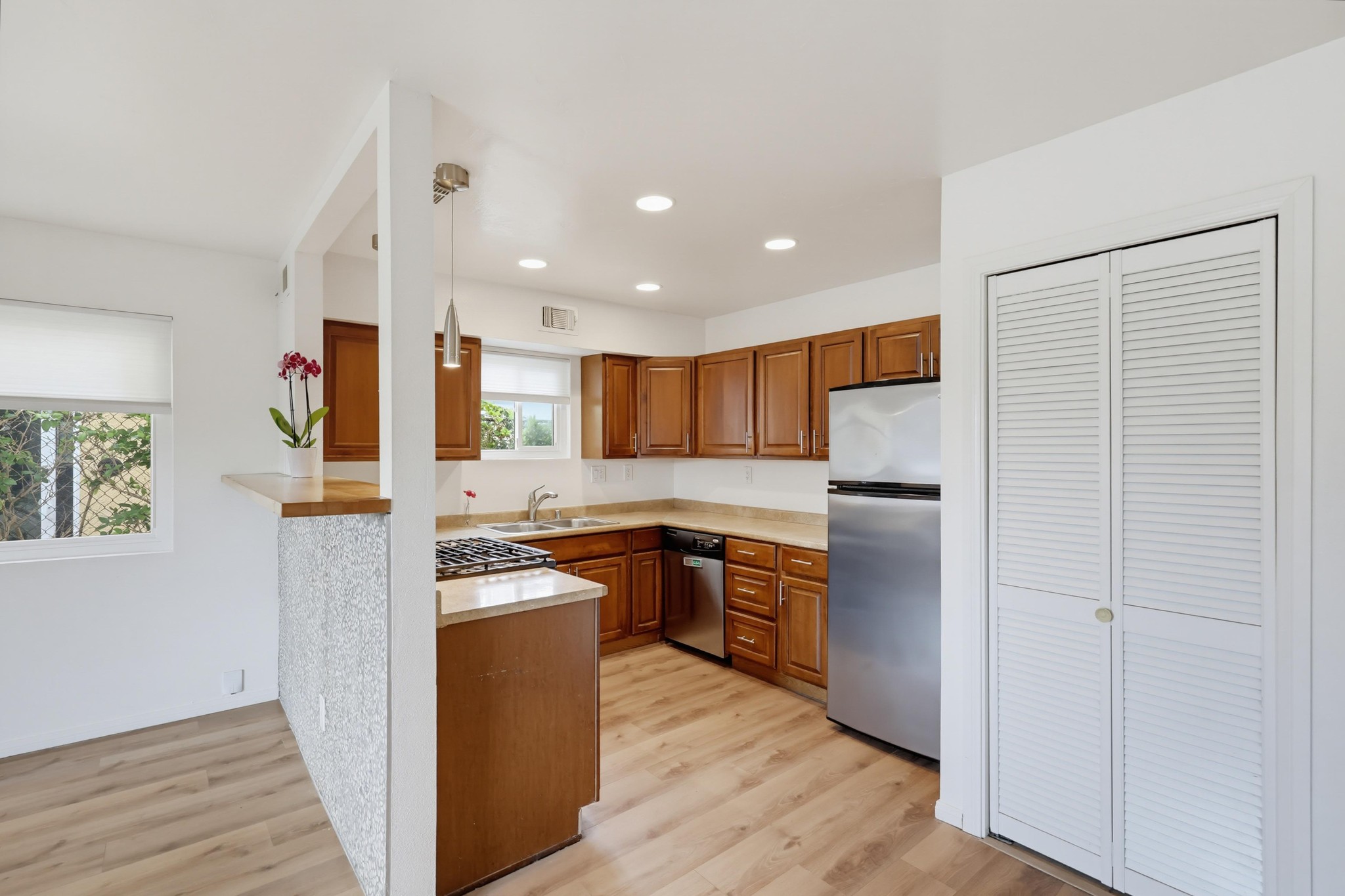 Virtual tour photo 22 of 45 for 1414 Grand Ave
