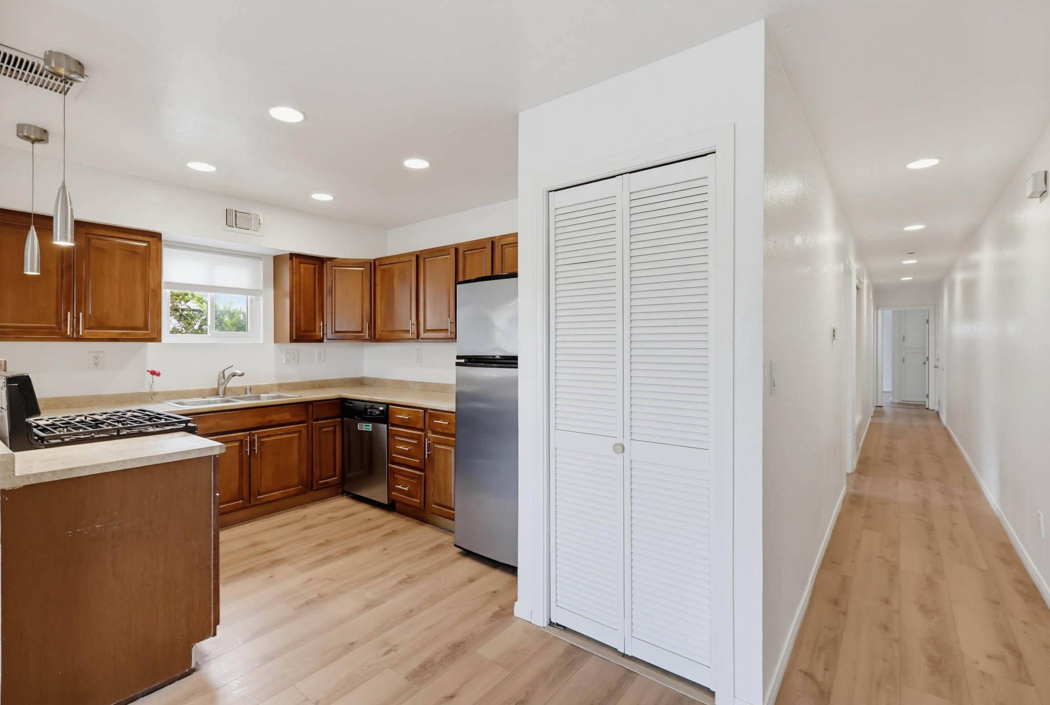 Virtual tour photo 24 of 45 for 1414 Grand Ave