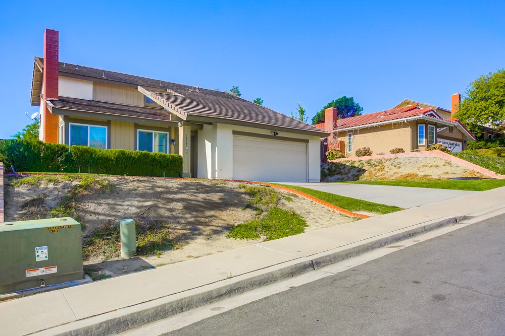 Virtual tour photo 3 of 59 for 14140 Barrymore St