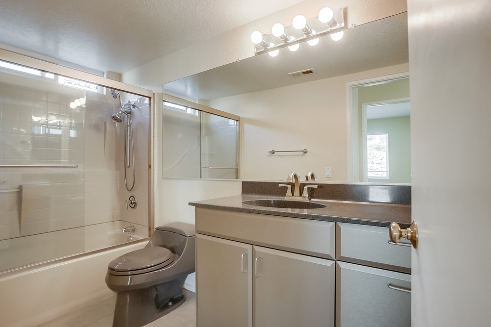 Virtual tour photo 26 of 59 for 14140 Barrymore St