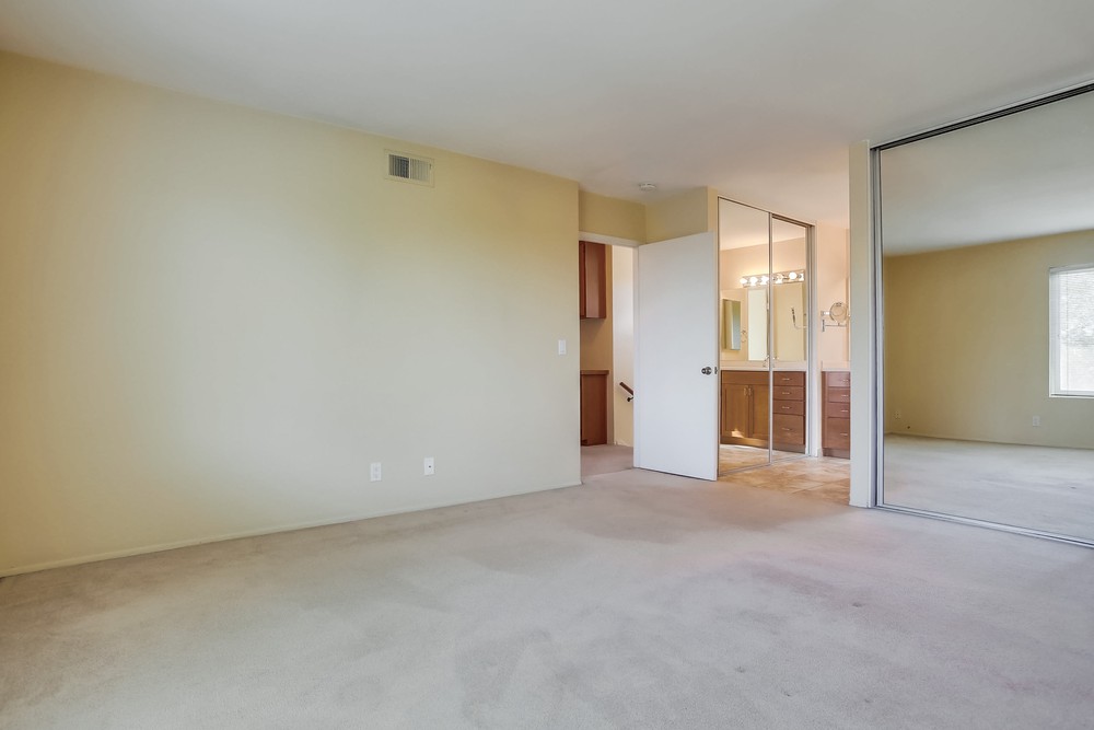 Virtual tour photo 32 of 59 for 14140 Barrymore St