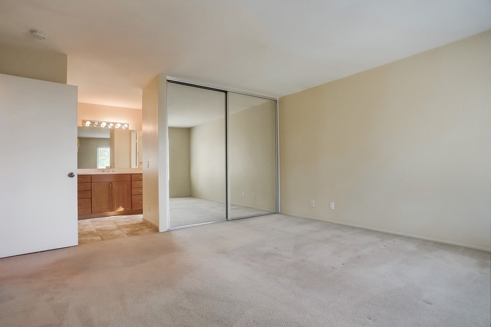 Virtual tour photo 33 of 59 for 14140 Barrymore St