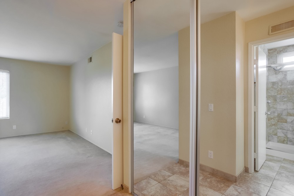 Virtual tour photo 37 of 59 for 14140 Barrymore St