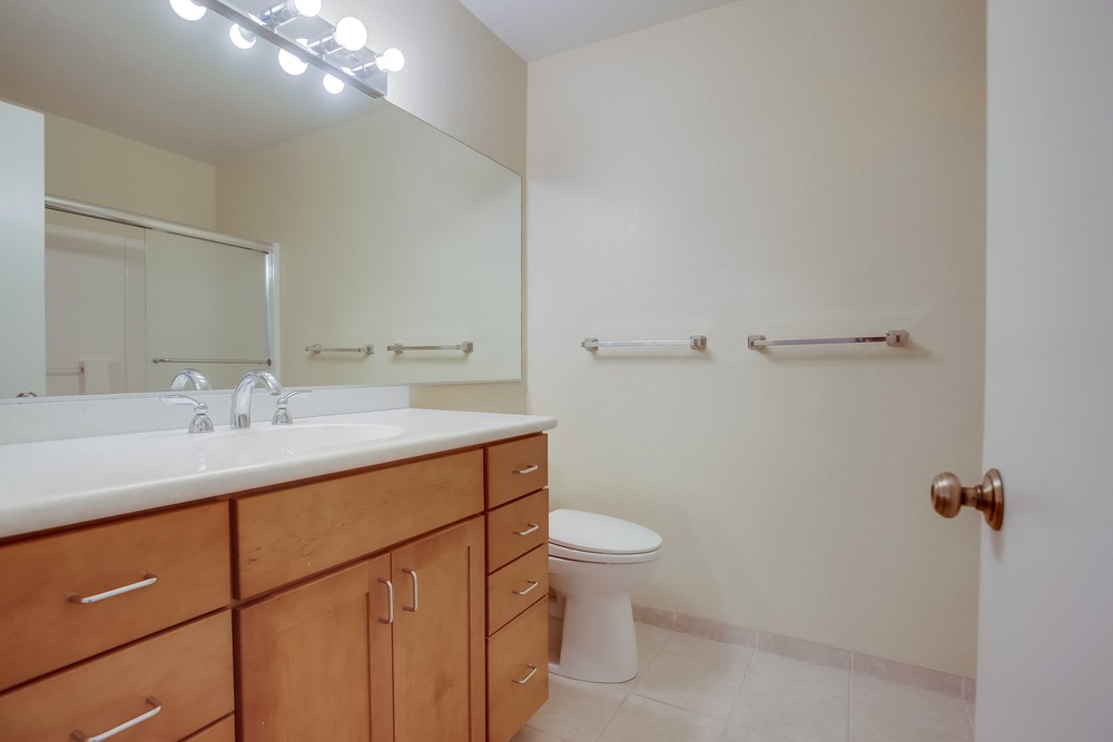 Virtual tour photo 46 of 59 for 14140 Barrymore St
