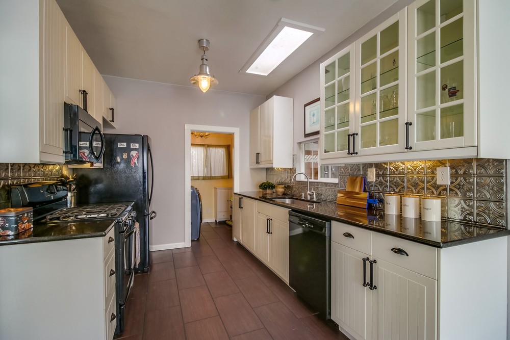Virtual tour photo 19 of 39 for 1415 Grove St