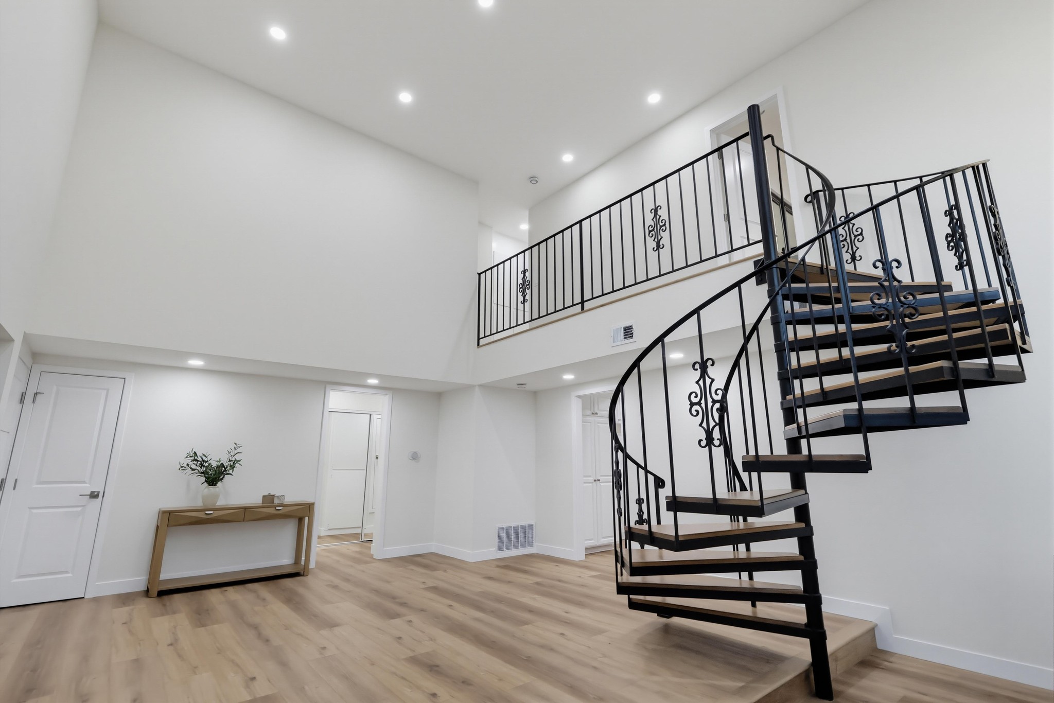 Virtual tour photo 29 of 93 for 1416 Cll Pajaros