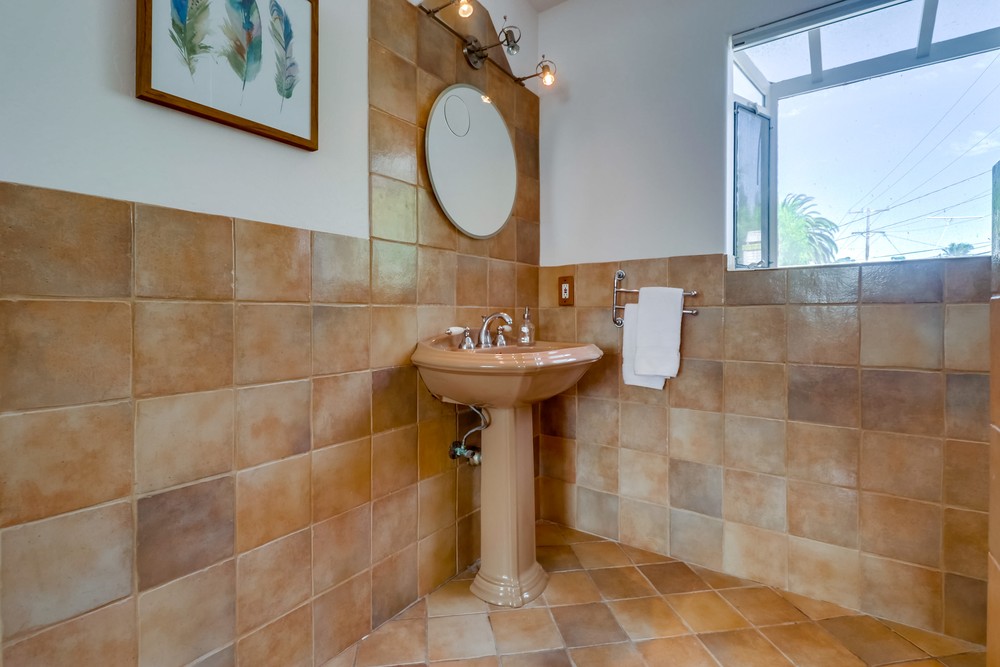 Virtual tour photo 22 of 33 for 1416 Tyler Ave
