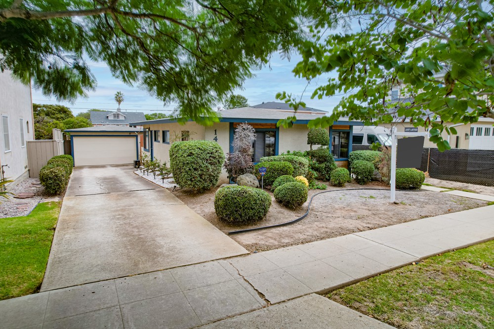 Virtual tour photo 3 of 38 for 1421 Law St