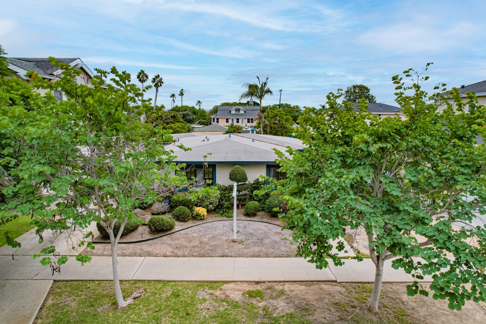 Virtual tour photo 4 of 38 for 1421 Law St