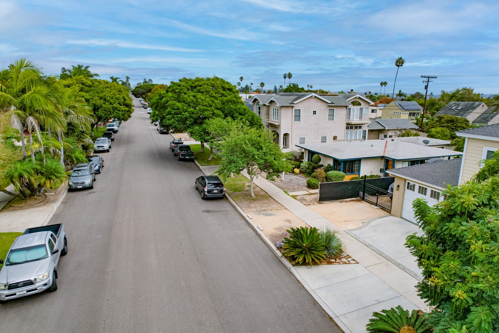 Virtual tour photo 8 of 38 for 1421 Law St