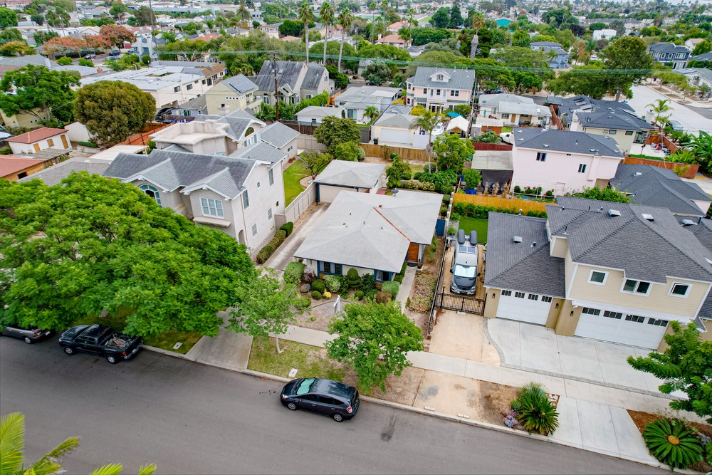 Virtual tour photo 9 of 38 for 1421 Law St
