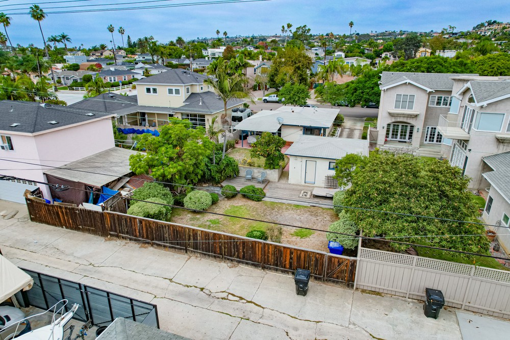 Virtual tour photo 15 of 38 for 1421 Law St
