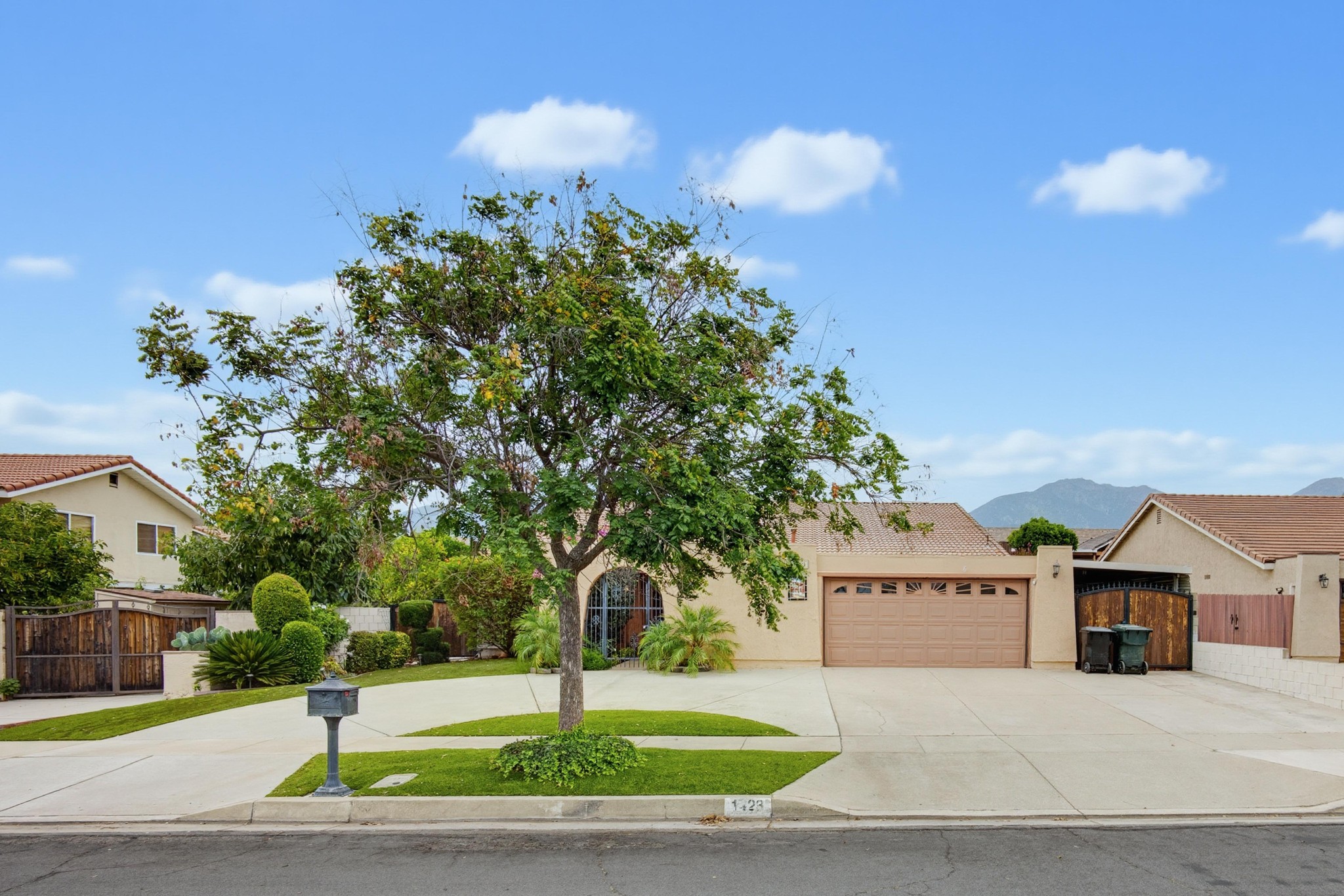 Virtual tour photo 1 of 54 for 1423 Purdue St