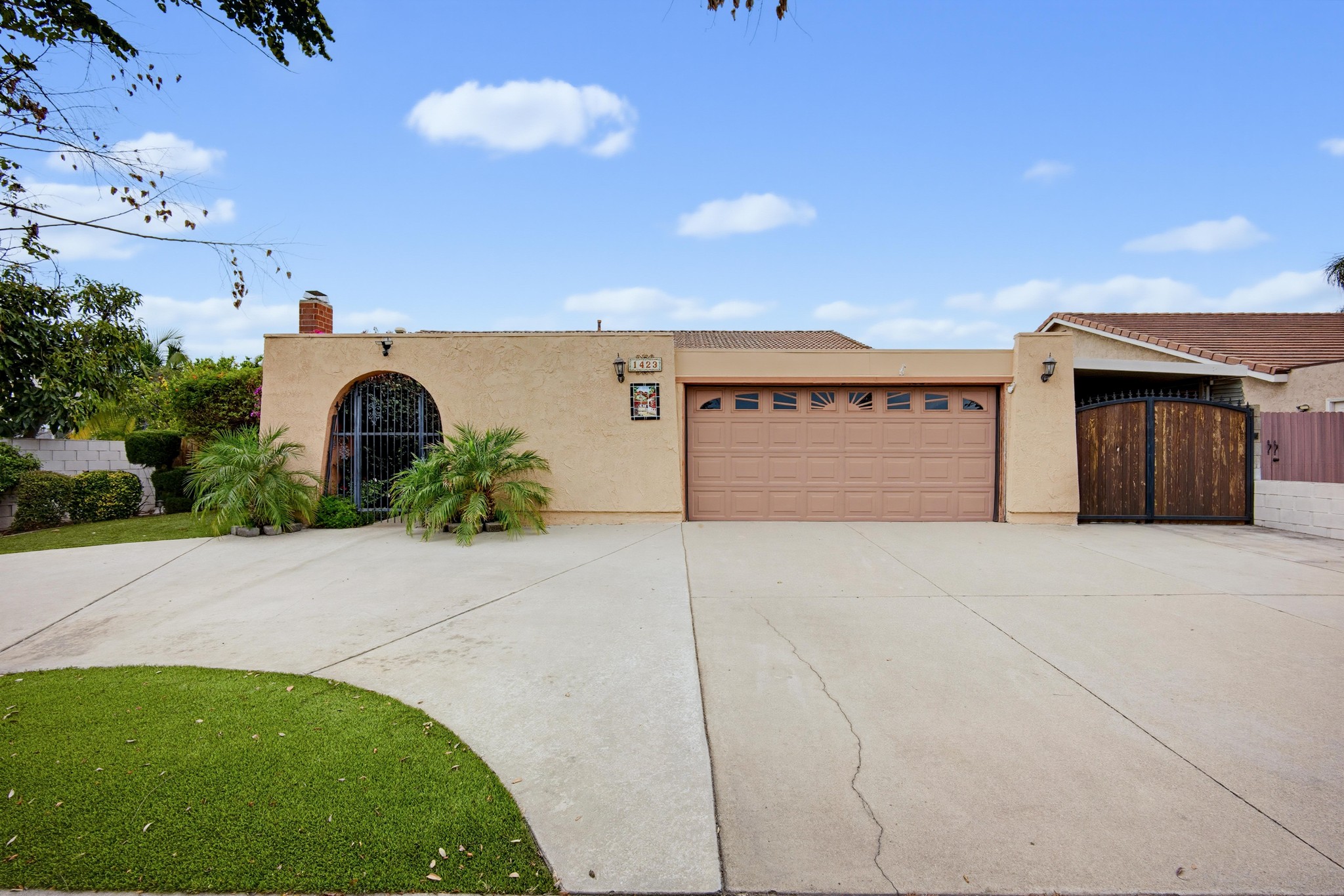 Virtual tour photo 3 of 54 for 1423 Purdue St
