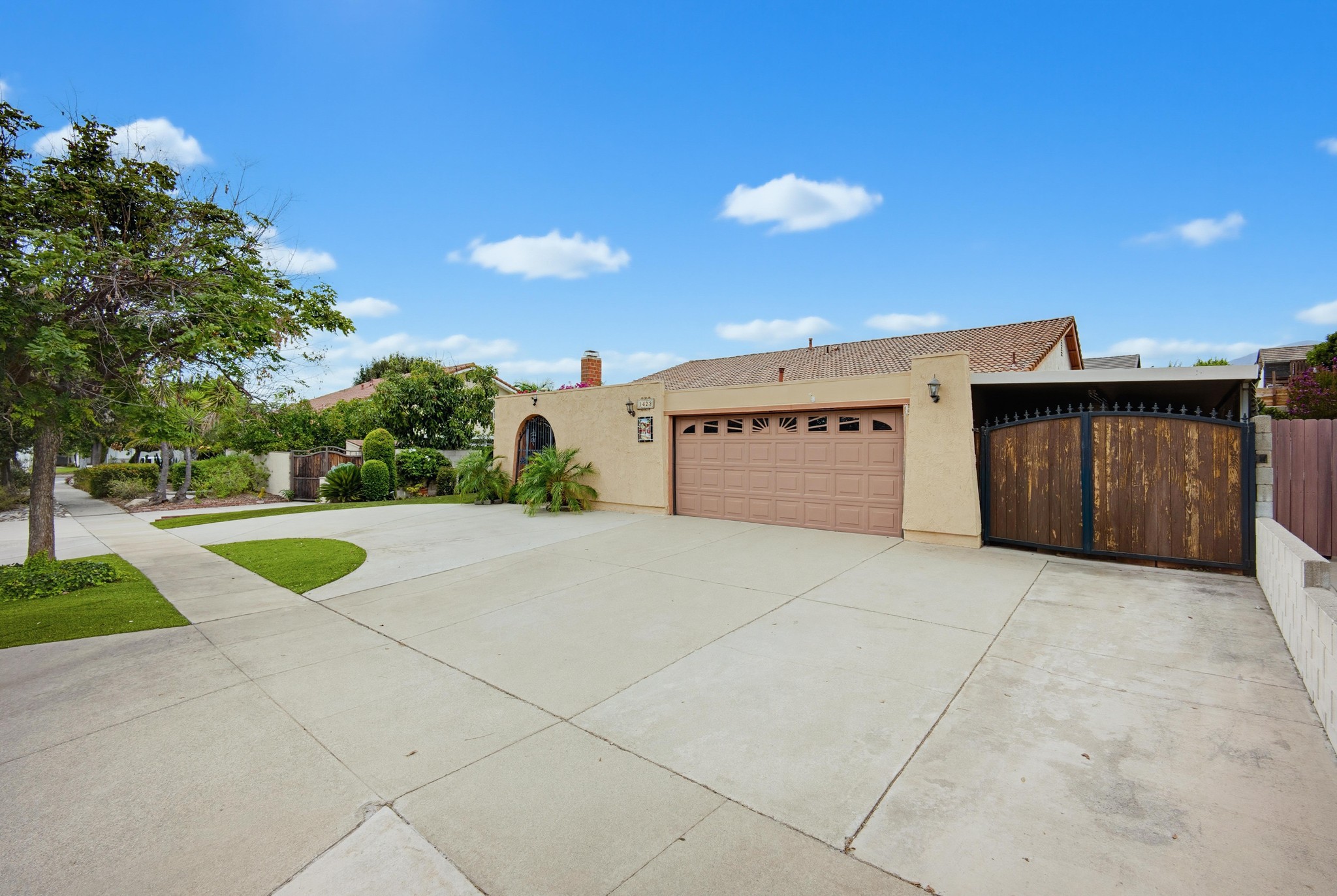 Virtual tour photo 4 of 54 for 1423 Purdue St