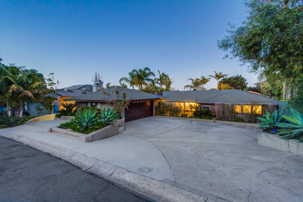Virtual tour photo 3 of 145 for 1423 Savoy Cir