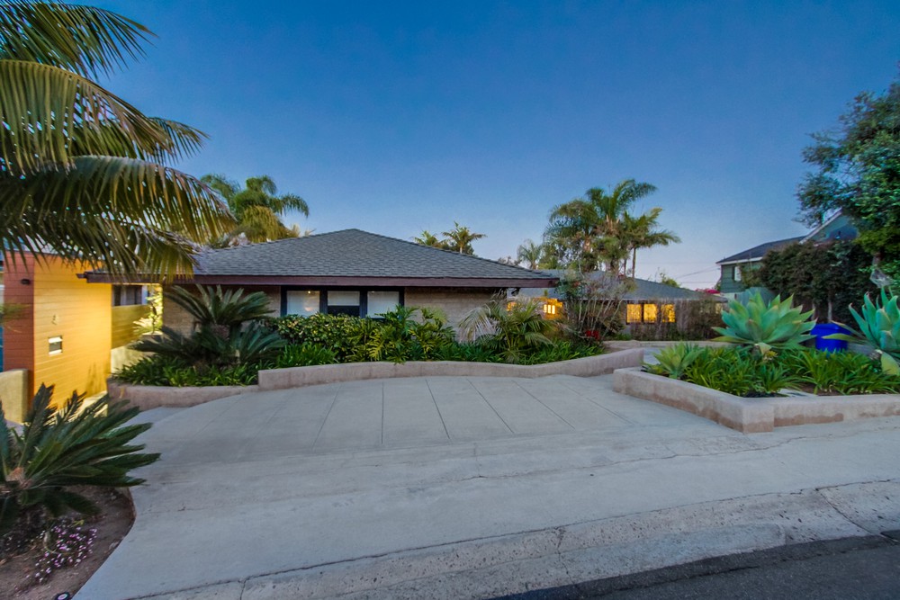 Virtual tour photo 4 of 145 for 1423 Savoy Cir